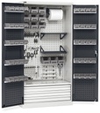 Armadio porta attrezzi con ante battente e accessori, L1023 x P555 x H2000 mm – Grigio chiaro + Grigio antracite (RAL 7035+7016)